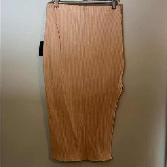 NWT Lulus Tan Bodycon Ribbed Side Slit Skirt Size M - Picture 4 of 11